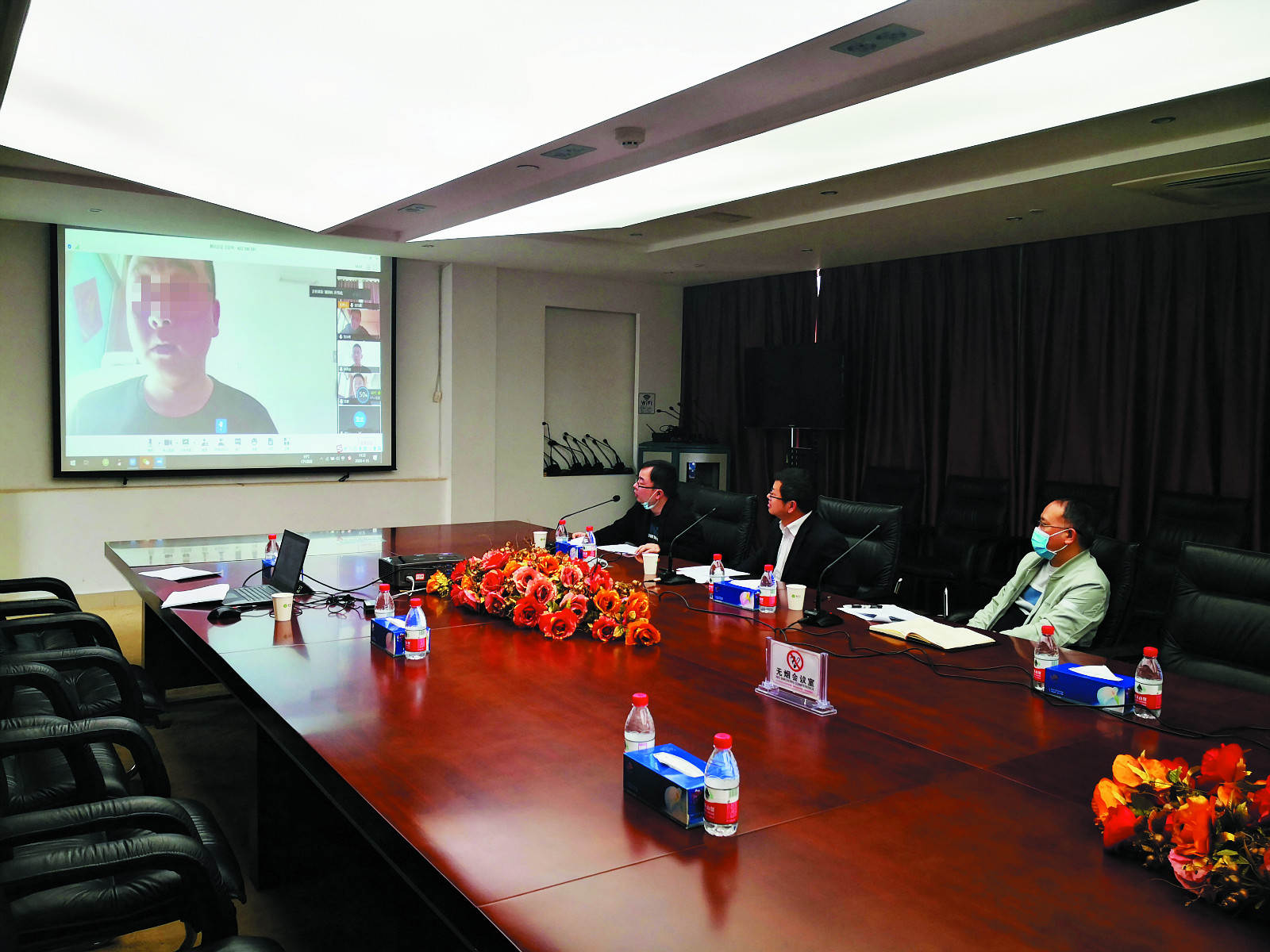 s新_meitu_4.jpg s新_meitu_4.jpg