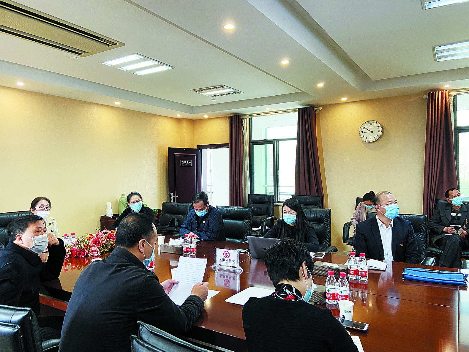 s_meitu_2.jpg s_meitu_2.jpg