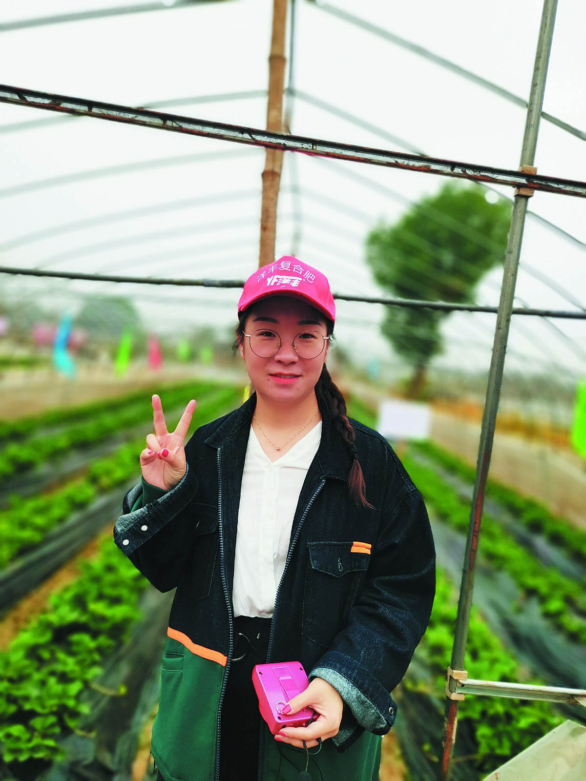 3康婷婷在蔬菜地s_meitu_3.jpg 3康婷婷在蔬菜地s_meitu_3.jpg