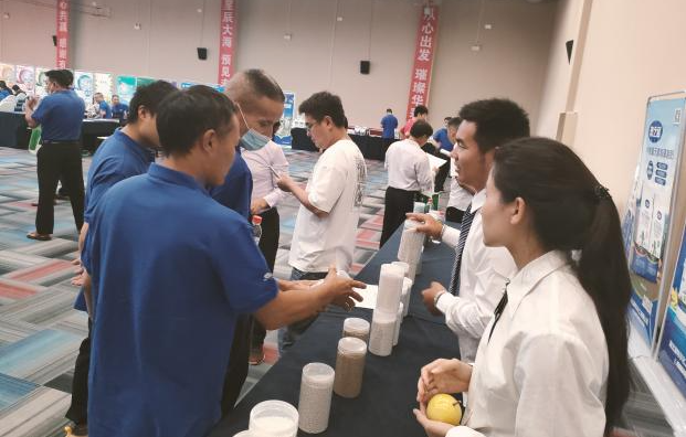 经销商了解产品1.jpg 经销商了解产品1.jpg